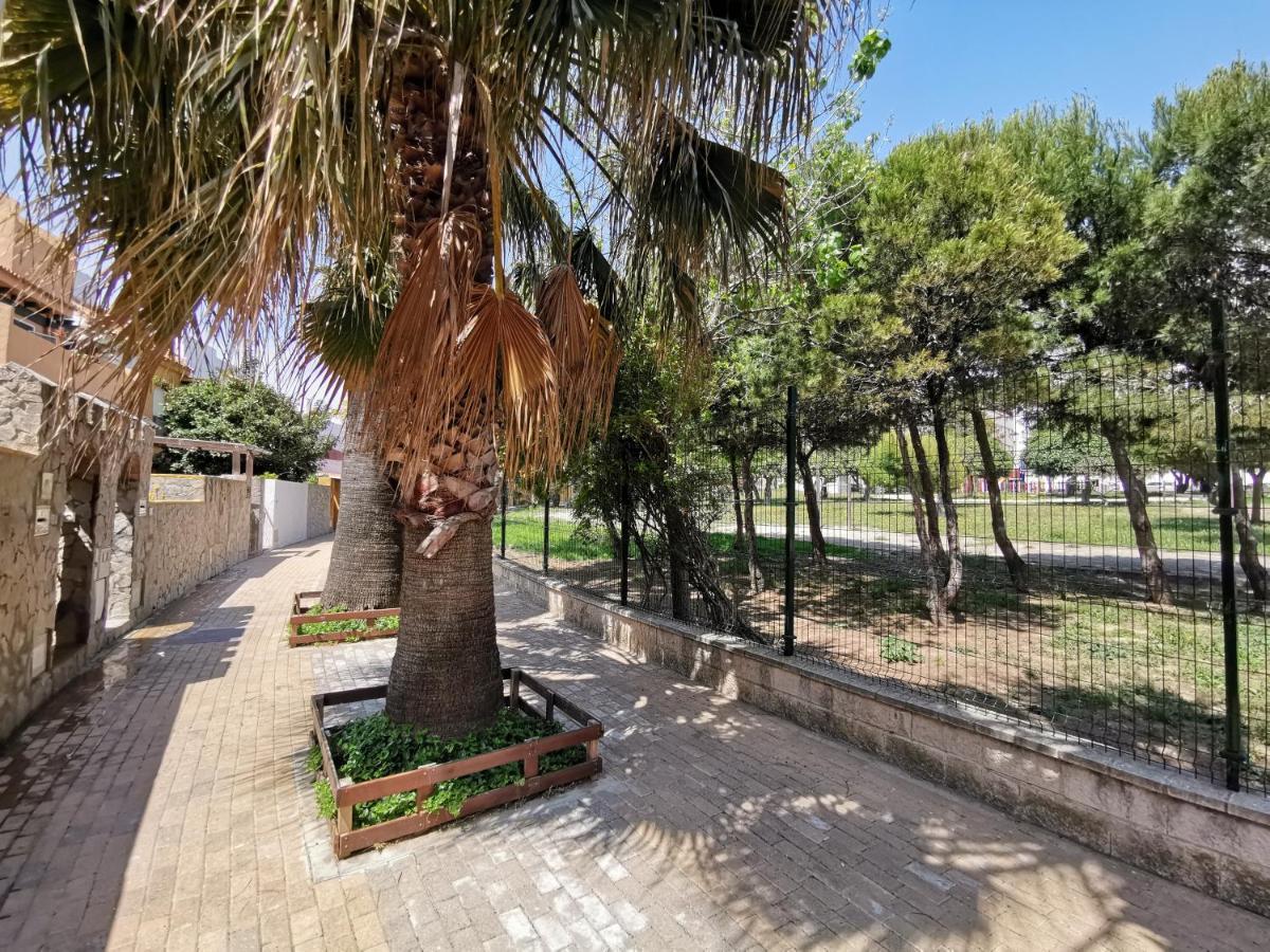 טריפה Casa Adosada Con Jardin מראה חיצוני תמונה
